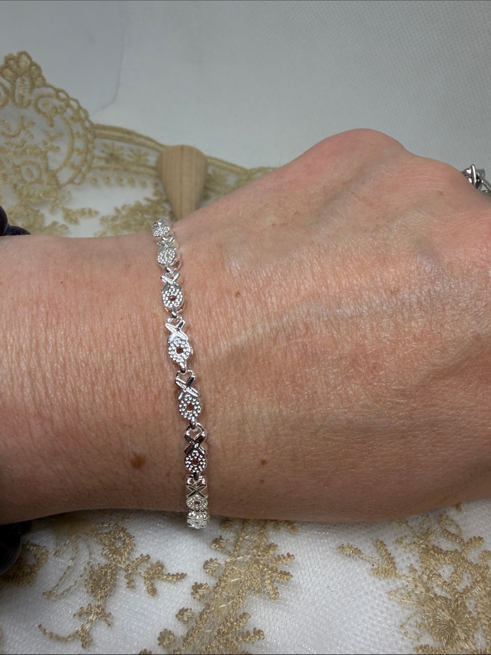 925 Sterling Silver XOXO Bracelet/Anklet Pave Texture Hugs & Kisses Link